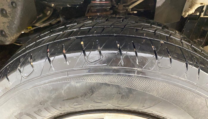 2023 Mahindra Bolero B6, Diesel, Manual, 55,586 km, Right Front Tyre Tread