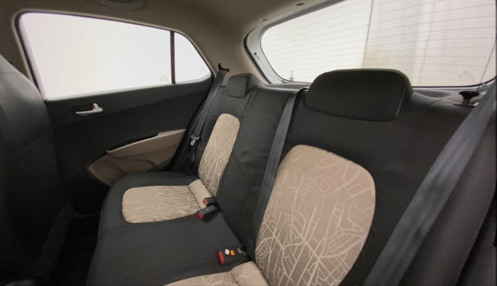 2017 Hyundai Grand i10 SPORTZ (O) AT 1.2 KAPPA VTVT, Petrol, Automatic, 23,644 km, Right Side Rear Door Cabin