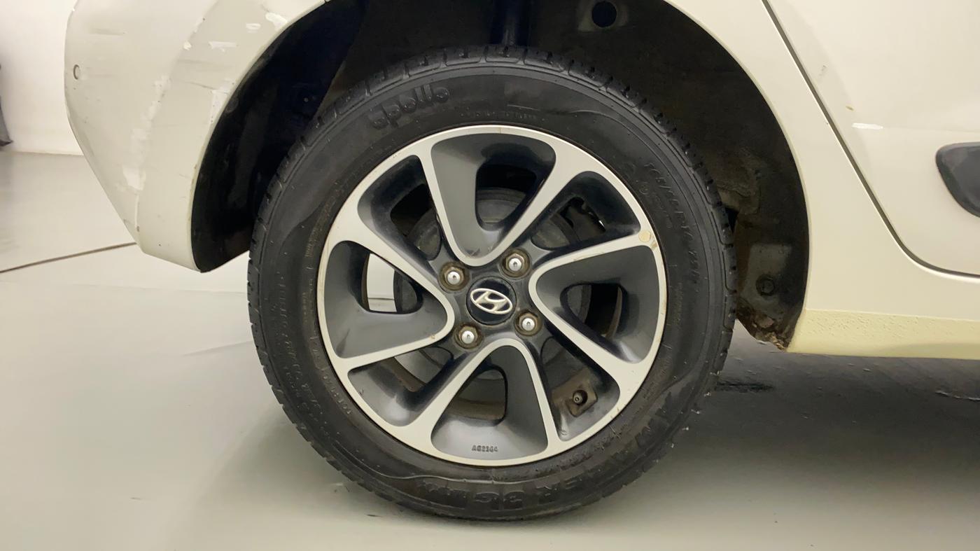 2017 Hyundai Grand i10 SPORTZ (O) AT 1.2 KAPPA VTVT, Petrol, Automatic, 23,644 km, Right Rear Wheel