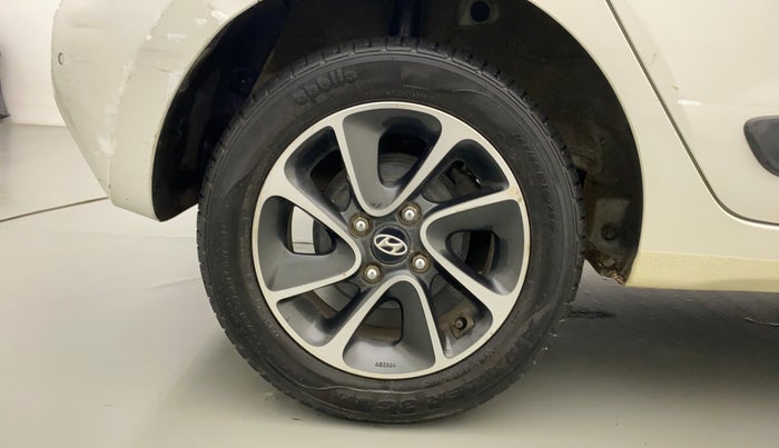 2017 Hyundai Grand i10 SPORTZ (O) AT 1.2 KAPPA VTVT, Petrol, Automatic, 23,644 km, Right Rear Wheel