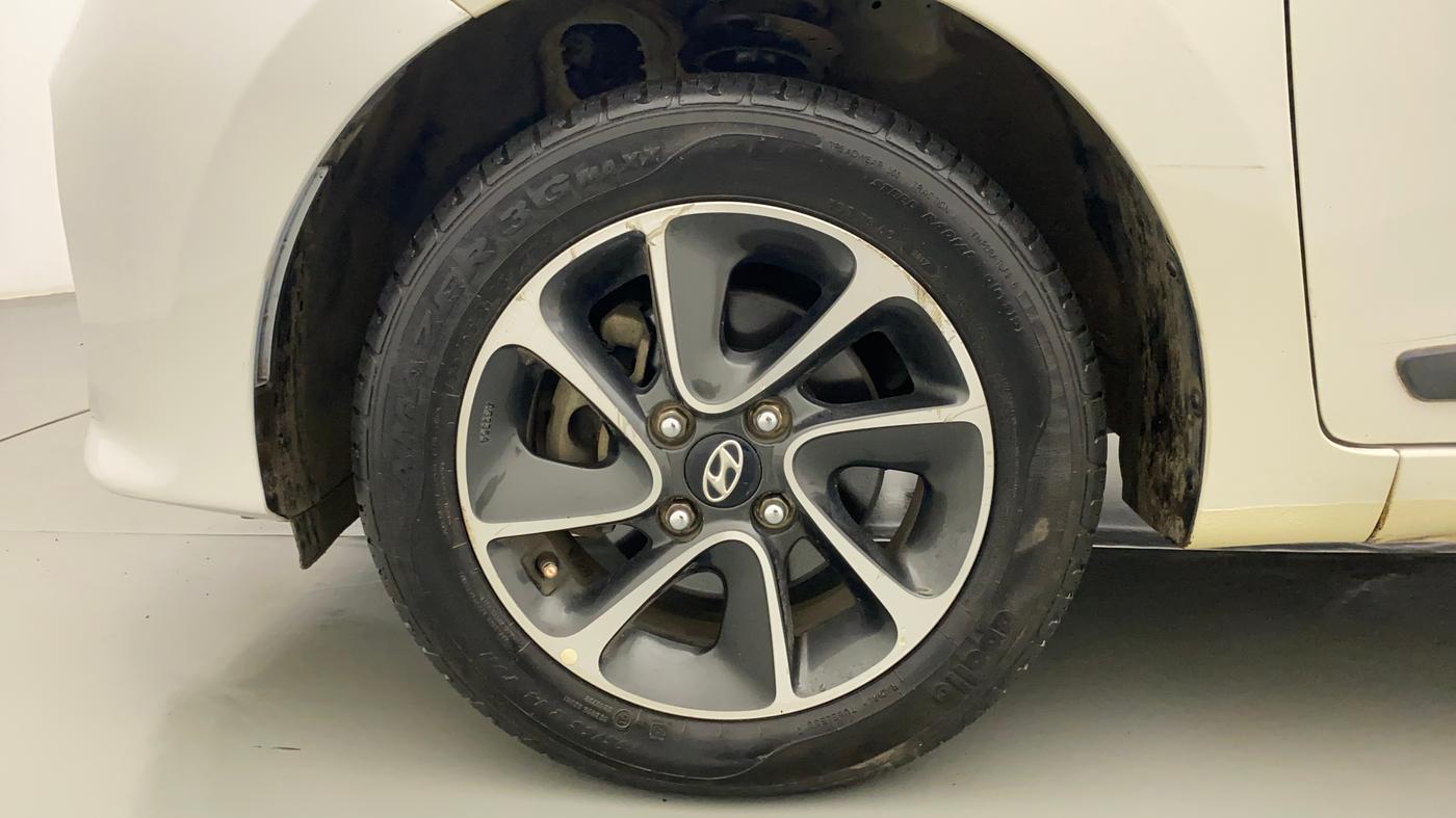 2017 Hyundai Grand i10 SPORTZ (O) AT 1.2 KAPPA VTVT, Petrol, Automatic, 23,644 km, Left Front Wheel