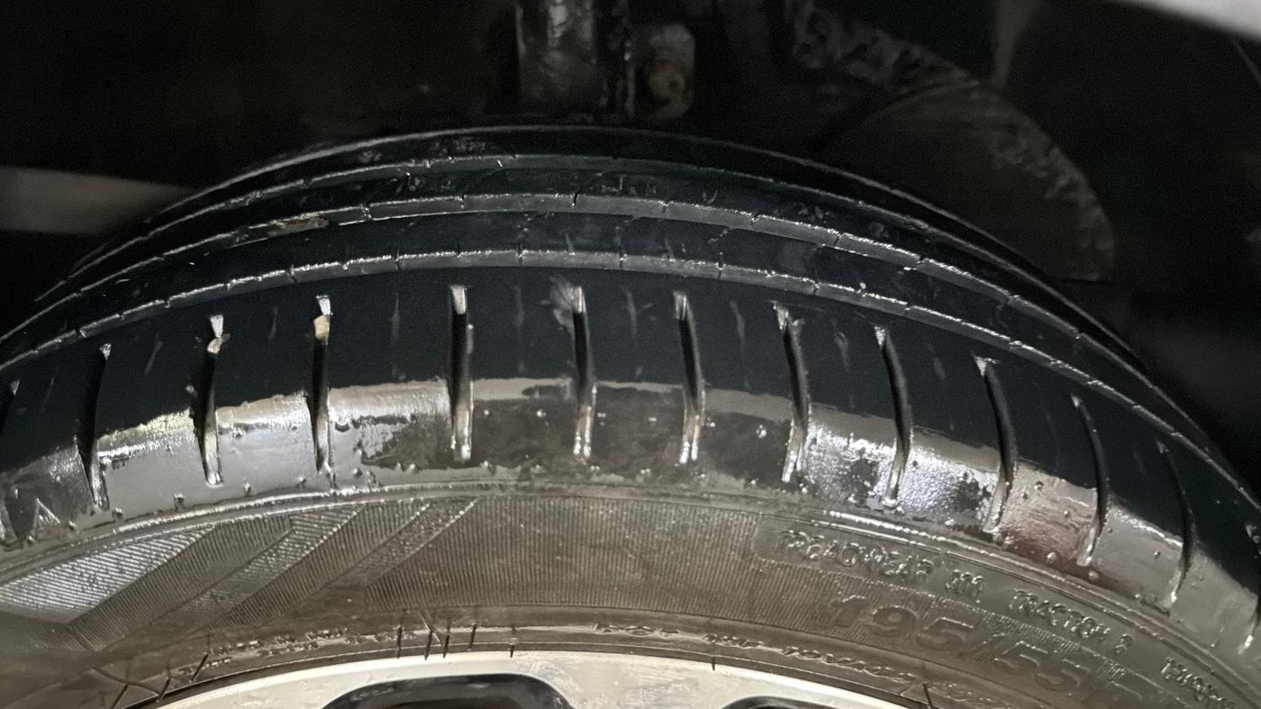 2024 Maruti Baleno ALPHA 1.2 AGS, Petrol, Automatic, 21,948 km, Right Front Tyre Tread