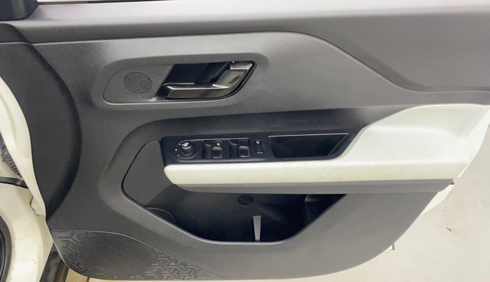 2024 Tata PUNCH ACCOMPLISHED MT, Petrol, Manual, 23,140 km, Driver Side Door Panels Control