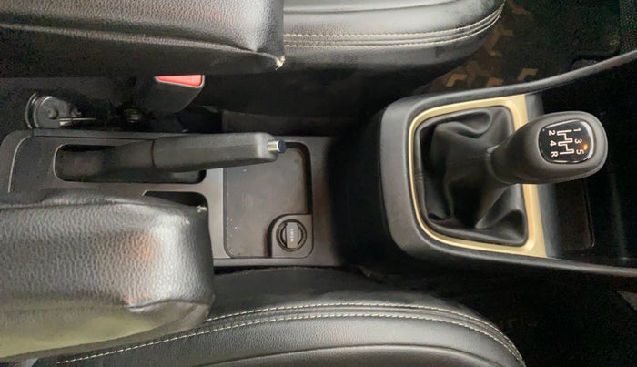 2024 Tata PUNCH ACCOMPLISHED MT, Petrol, Manual, 23,140 km, Gear Lever