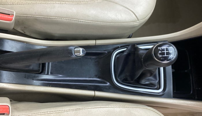 2017 Maruti Ciaz VXI, Petrol, Manual, 97,745 km, Gear Lever