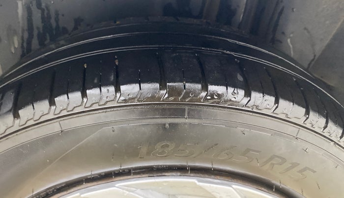 2017 Maruti Ciaz VXI, Petrol, Manual, 97,745 km, Left Rear Tyre Tread