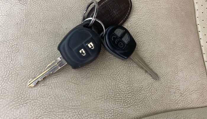 2017 Maruti Ciaz VXI, Petrol, Manual, 97,745 km, Key Close Up