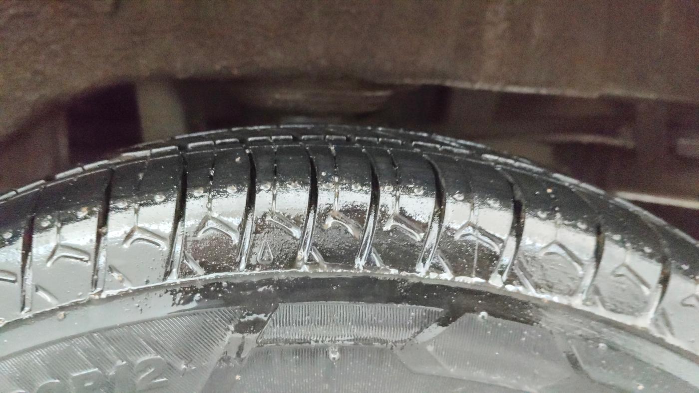 2015 Maruti Alto 800 LXI CNG, CNG, Manual, 51,681 km, Left Rear Tyre Tread
