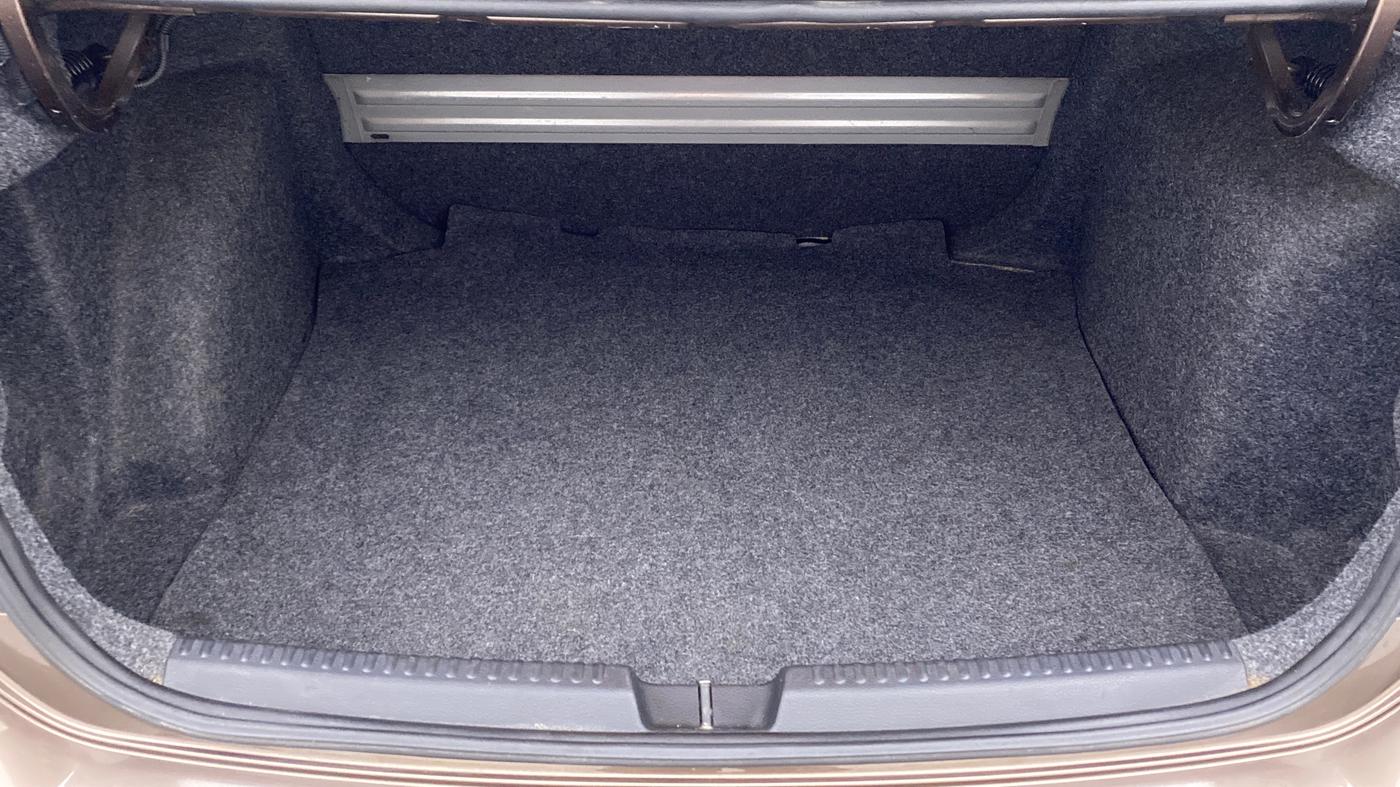 2015 Volkswagen Vento HIGHLINE PETROL, Petrol, Manual, 65,459 km, Boot Inside
