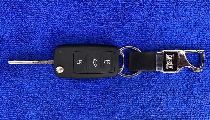 2015 Volkswagen Vento HIGHLINE PETROL, Petrol, Manual, 65,459 km, Key Close Up