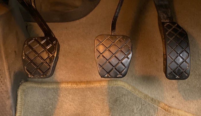 2015 Volkswagen Vento HIGHLINE PETROL, Petrol, Manual, 65,459 km, Pedals