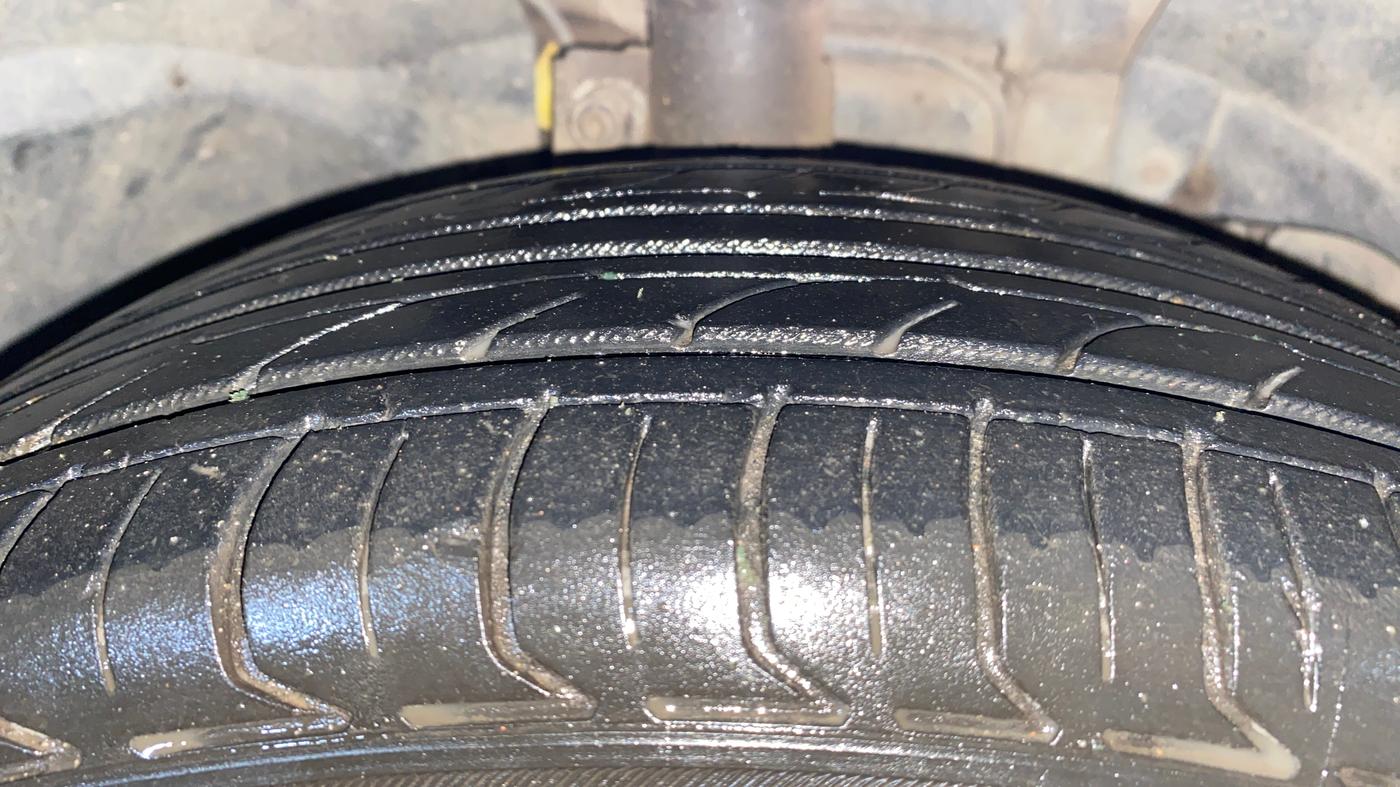 2014 Ford Figo TITANIUM 1.4 DIESEL, Diesel, Manual, 83,828 km, Right Front Tyre Tread