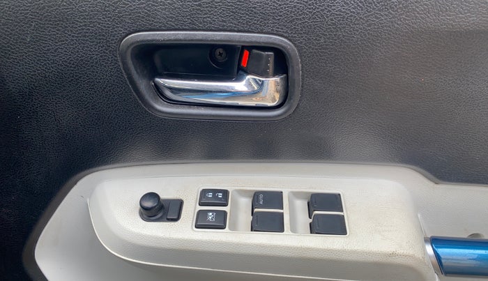 2018 Maruti IGNIS ALPHA 1.2 AMT, Petrol, Automatic, 60,523 km, Driver Side Door Panels Control