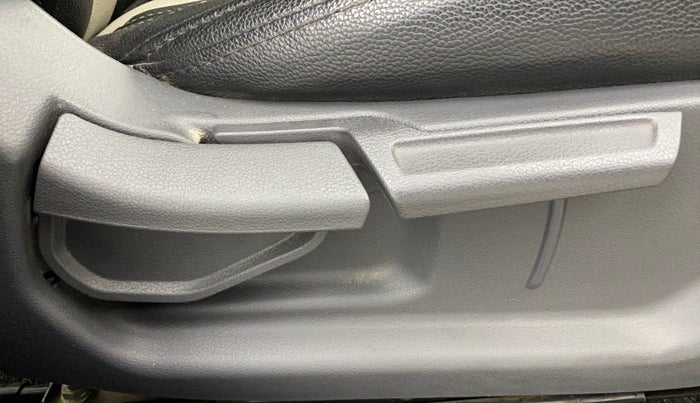 2020 Hyundai AURA SX PLUS 1.2 AMT CRDI, Diesel, Automatic, 97,609 km, Driver Side Adjustment Panel