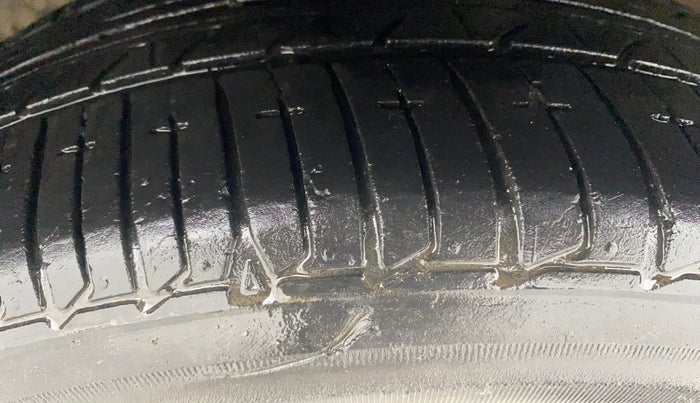 2020 Hyundai AURA SX PLUS 1.2 AMT CRDI, Diesel, Automatic, 97,609 km, Left Front Tyre Tread