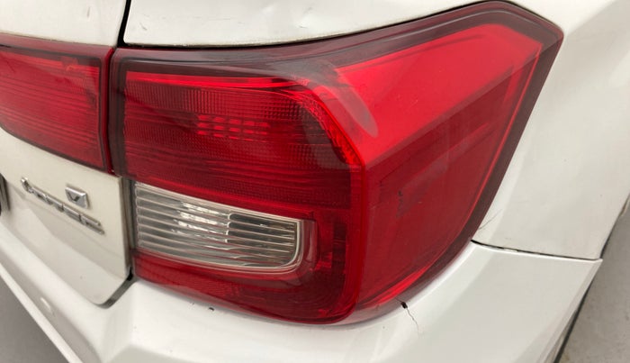2018 Honda Amaze 1.5L I-DTEC V CVT, Diesel, Automatic, 97,208 km, Right tail light - Minor scratches