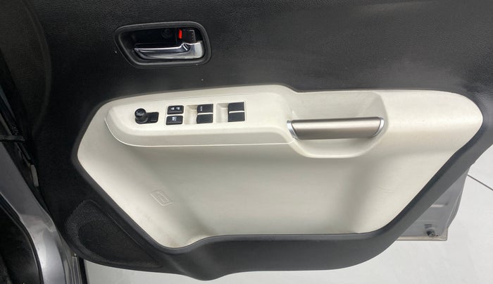 2017 Maruti IGNIS ZETA 1.2 AMT, CNG, Automatic, 83,750 km, Driver Side Door Panels Control