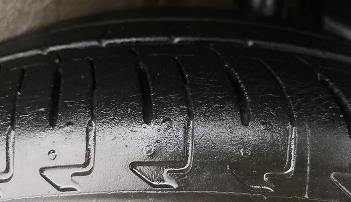 2017 Maruti IGNIS ZETA 1.2 AMT, CNG, Automatic, 83,750 km, Left Rear Tyre Tread