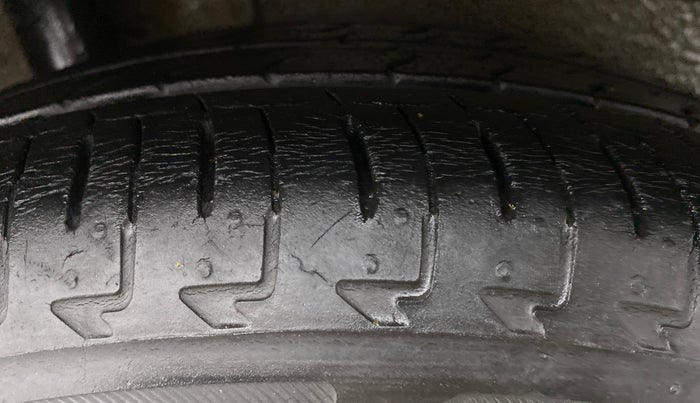 2017 Maruti IGNIS ZETA 1.2 AMT, CNG, Automatic, 83,750 km, Right Rear Tyre Tread