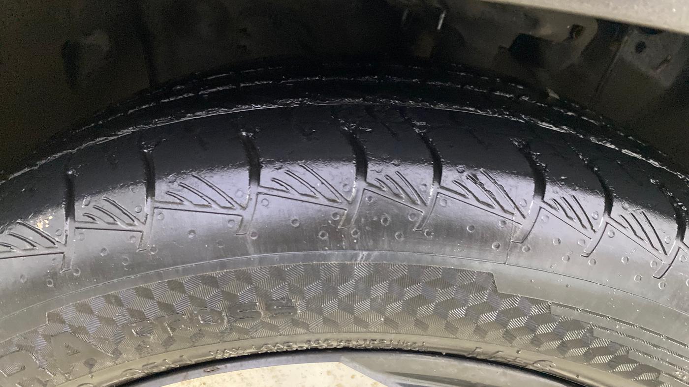 2023 Hyundai ALCAZAR PLATINUM(O) 7STR 2.0 AT, Petrol, Automatic, 72,307 km, Left Front Tyre Tread