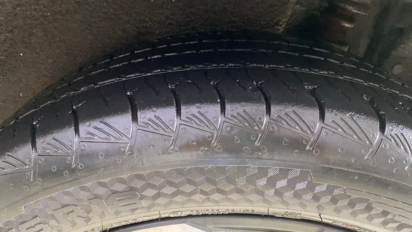 2023 Hyundai ALCAZAR PLATINUM(O) 7STR 2.0 AT, Petrol, Automatic, 72,307 km, Left Rear Tyre Tread