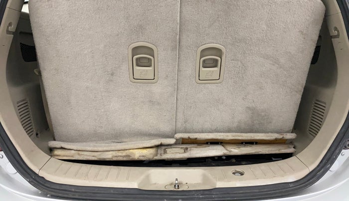 2016 Mahindra XUV500 W4 1.99, Diesel, Manual, 61,726 km, Boot Inside