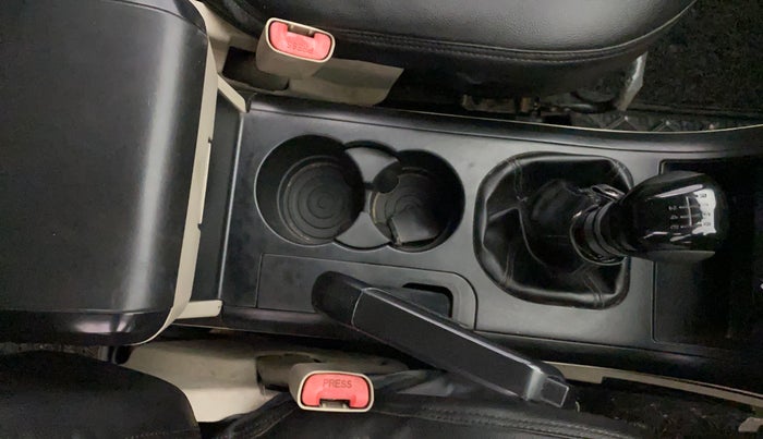 2016 Mahindra XUV500 W4 1.99, Diesel, Manual, 61,726 km, Gear Lever