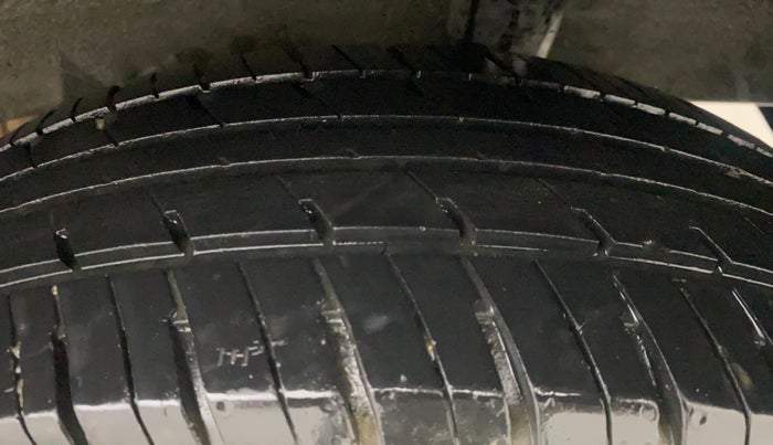 2017 Datsun Redi Go GOLD LIMITED EDITION, Petrol, Manual, 1,00,069 km, Left Rear Tyre Tread