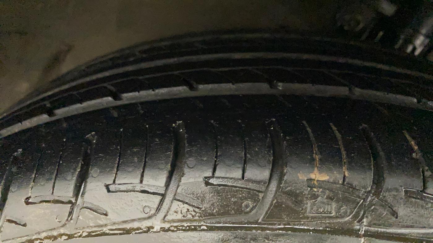 2019 Maruti Ciaz DELTA 1.5 SHVS MT PETROL, Petrol, Manual, 46,970 km, Right Front Tyre Tread