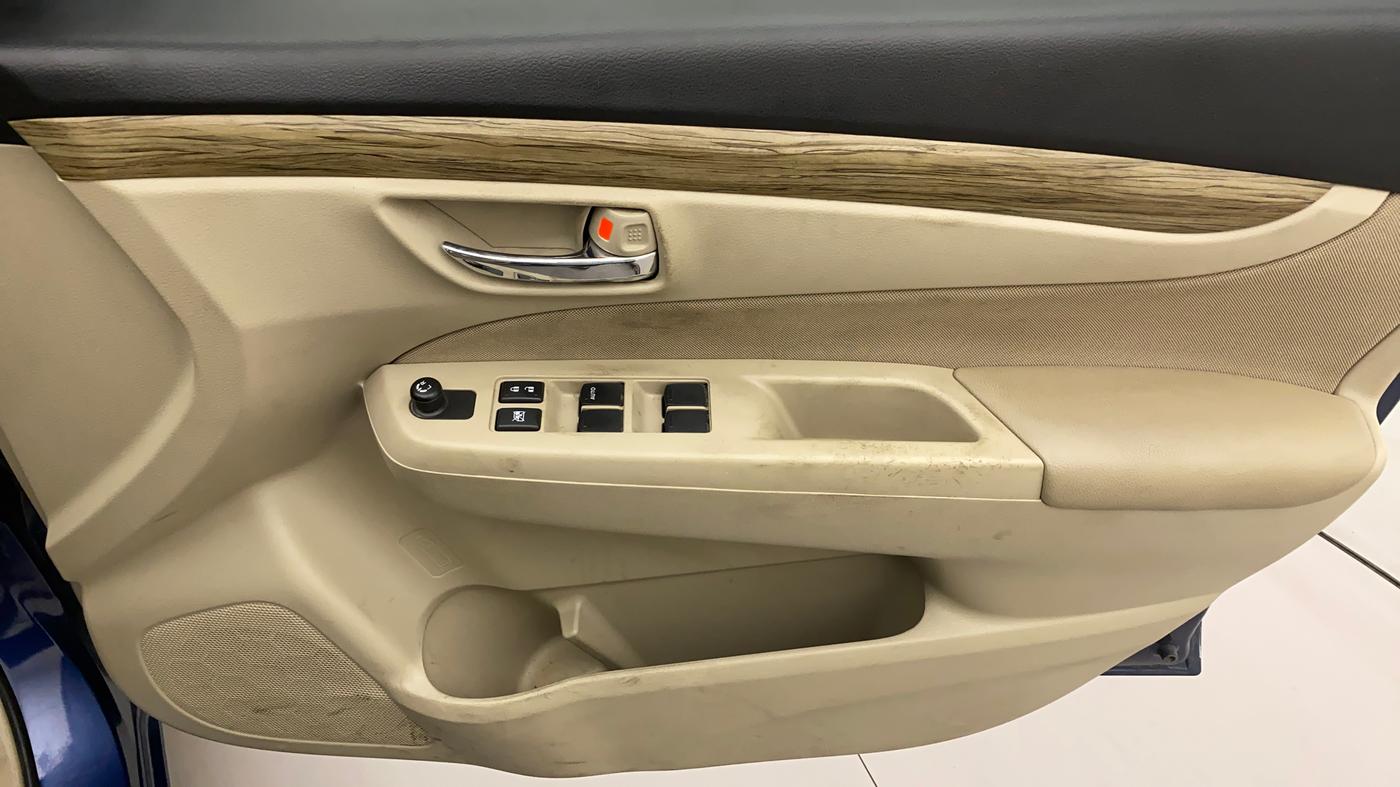 2019 Maruti Ciaz DELTA 1.5 SHVS MT PETROL, Petrol, Manual, 46,970 km, Driver Side Door Panels Control