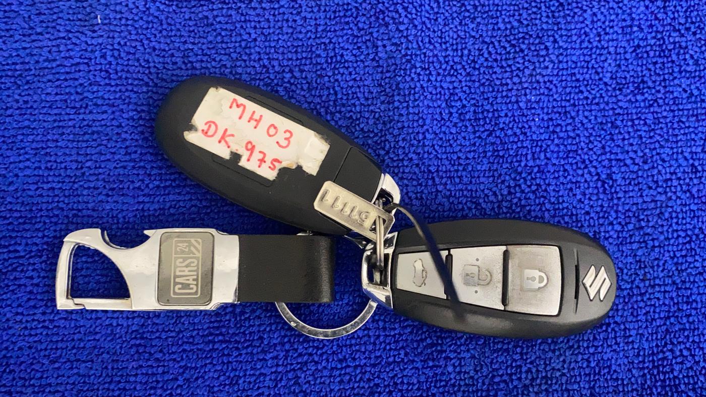 2021 Maruti Ciaz ALPHA  AT 1.5 SHVS PETROL, Petrol, Automatic, 34,345 km, Key Close Up