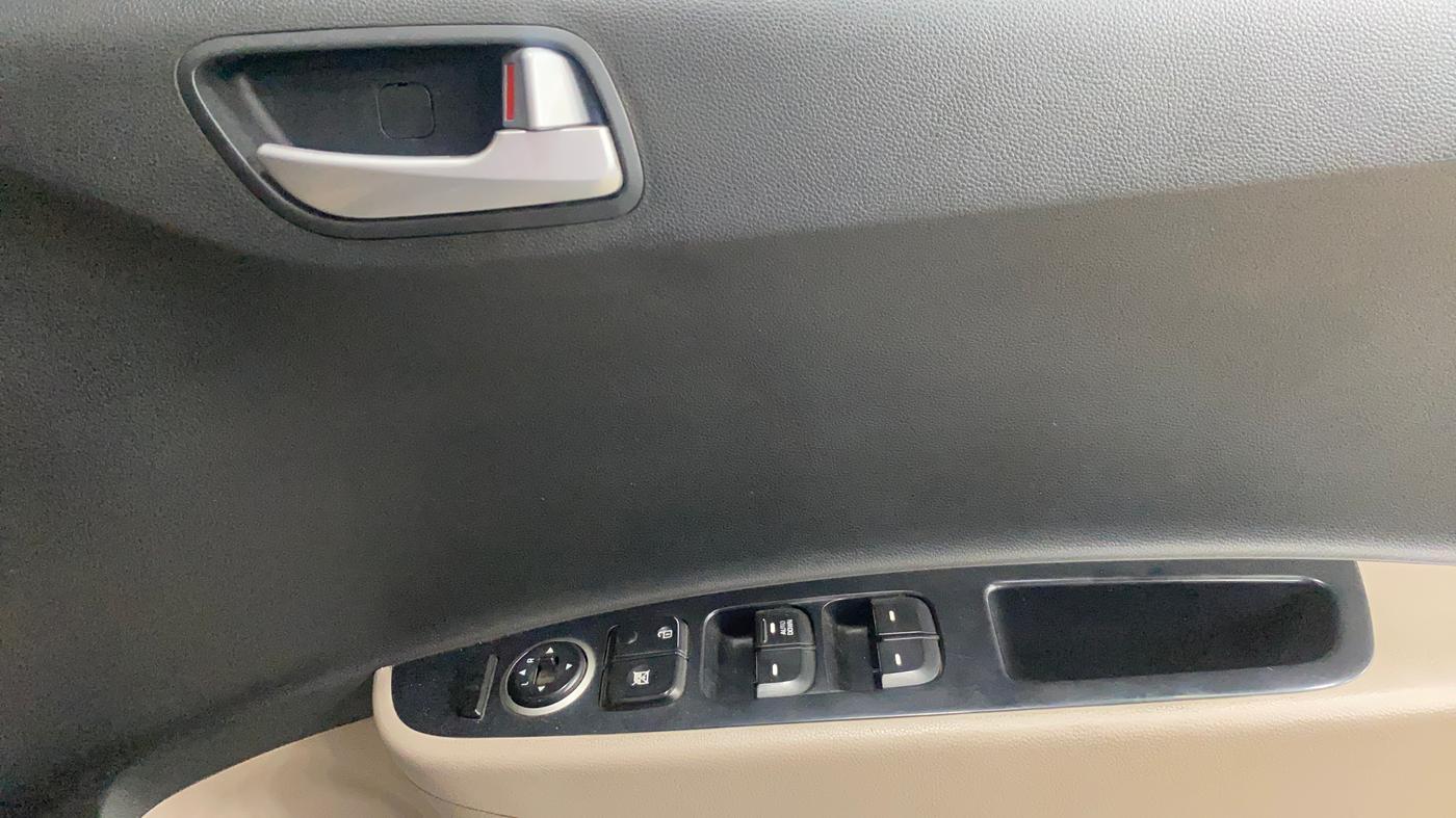 2018 Hyundai Grand i10 SPORTZ AT 1.2 KAPPA VTVT, Petrol, Automatic, 34,335 km, Driver Side Door Panels Control