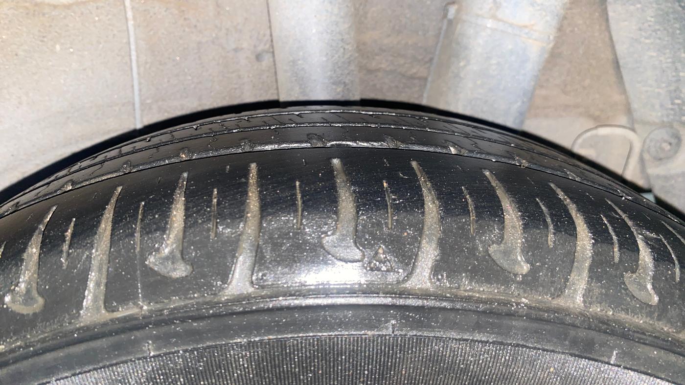 2018 Hyundai Grand i10 SPORTZ AT 1.2 KAPPA VTVT, Petrol, Automatic, 34,335 km, Left Rear Tyre Tread