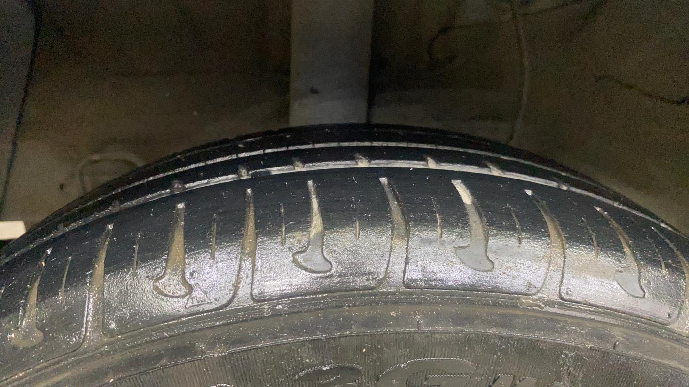 2018 Hyundai Grand i10 SPORTZ AT 1.2 KAPPA VTVT, Petrol, Automatic, 34,335 km, Right Rear Tyre Tread