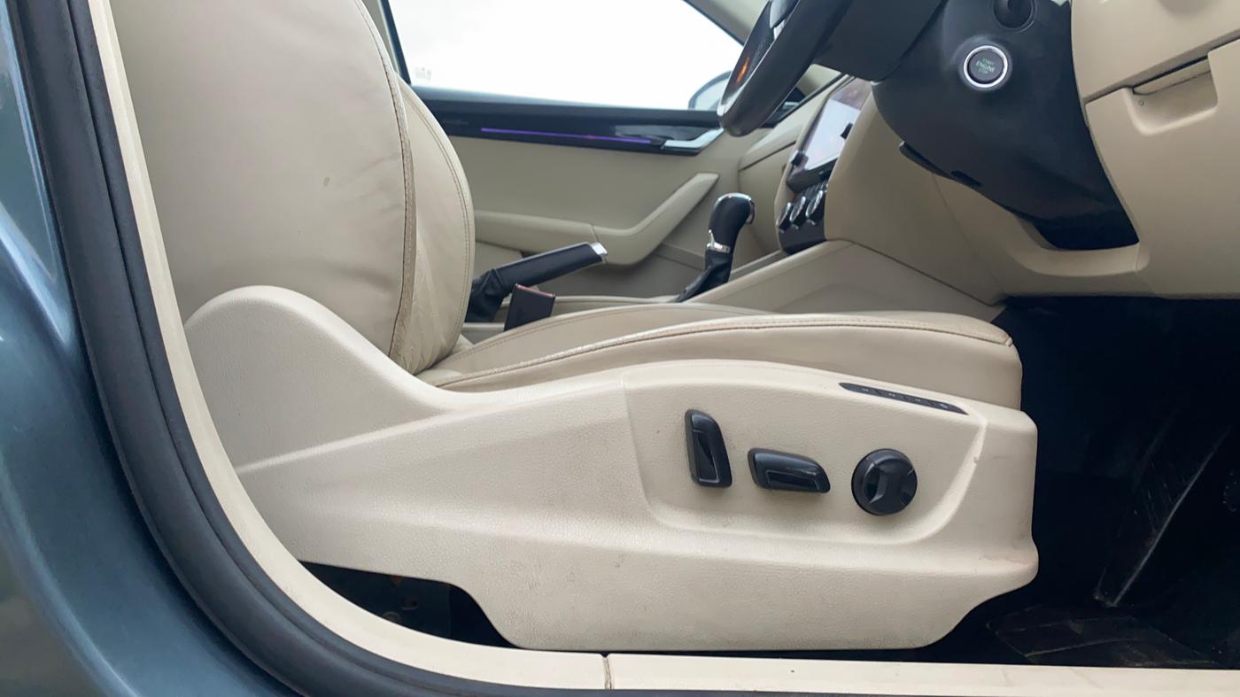 2018 Skoda Octavia L&K 1.8 TSI AT, Petrol, Automatic, 66,047 km, Driver Side Adjustment Panel