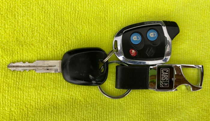 2016 Maruti Alto K10 VXI P, Petrol, Manual, 8,628 km, Key Close Up