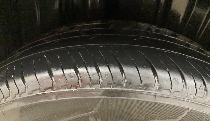 2023 Maruti FRONX DELTA PLUS 1.2MT, Petrol, Manual, 1,12,137 km, Right Rear Tyre Tread