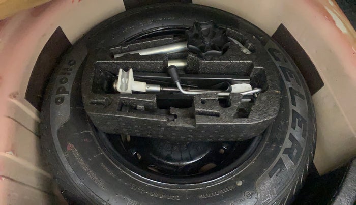 2013 Skoda Rapid ELEGANCE 1.6 TDI CR MT, Diesel, Manual, 1,02,515 km, Spare Tyre