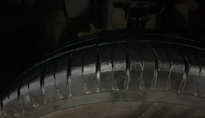 2020 Renault Kwid RXT 1.0 (O), Petrol, Manual, 27,763 km, Left Front Tyre Tread