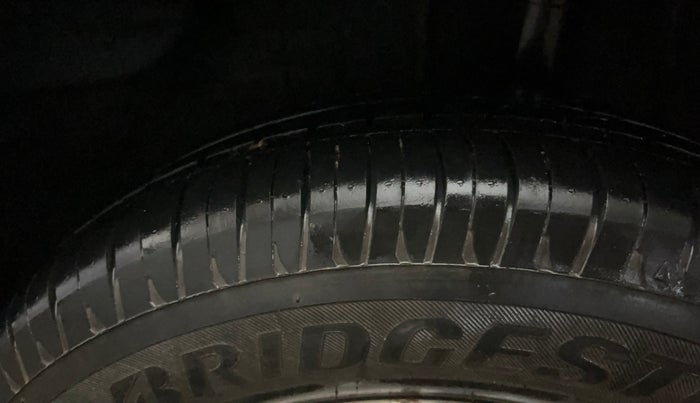 2020 Renault Kwid RXT 1.0 (O), Petrol, Manual, 27,763 km, Left Rear Tyre Tread