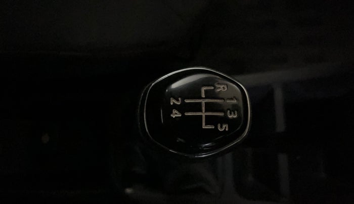 2020 Renault Kwid RXT 1.0 (O), Petrol, Manual, 27,763 km, Gear Lever