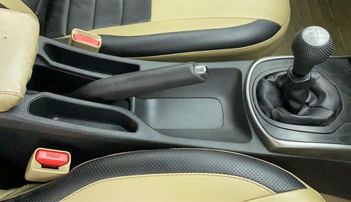 2014 Honda City SV MT PETROL, Petrol, Manual, 79,476 km, Gear Lever