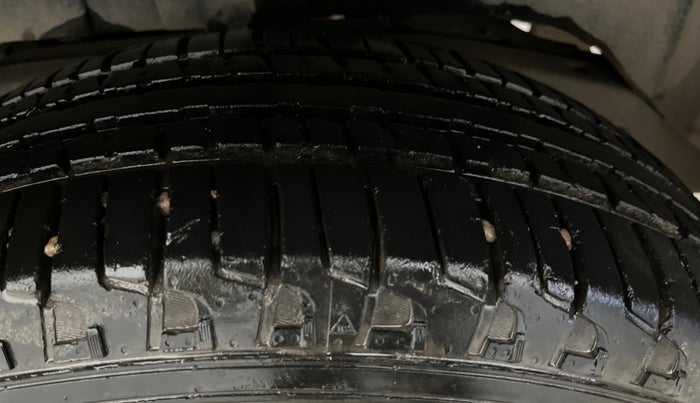 2024 Mahindra BOLERO NEO N10 R, Diesel, Manual, 38,924 km, Left Rear Tyre Tread