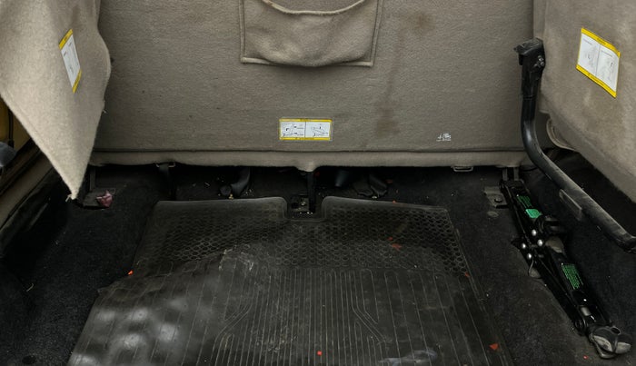 2024 Mahindra BOLERO NEO N10 R, Diesel, Manual, 38,924 km, Boot Inside