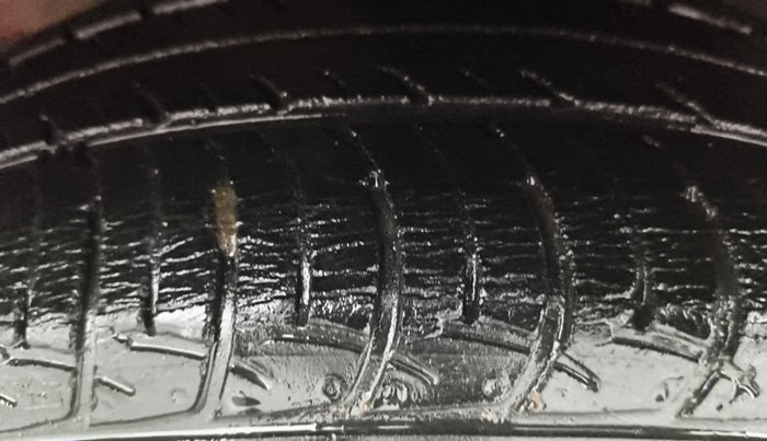 2017 Maruti Celerio VXI (O), Petrol, Manual, 33,992 km, Left Front Tyre Tread
