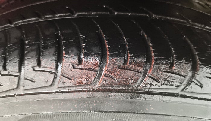 2017 Maruti Celerio VXI (O), Petrol, Manual, 33,992 km, Left Rear Tyre Tread