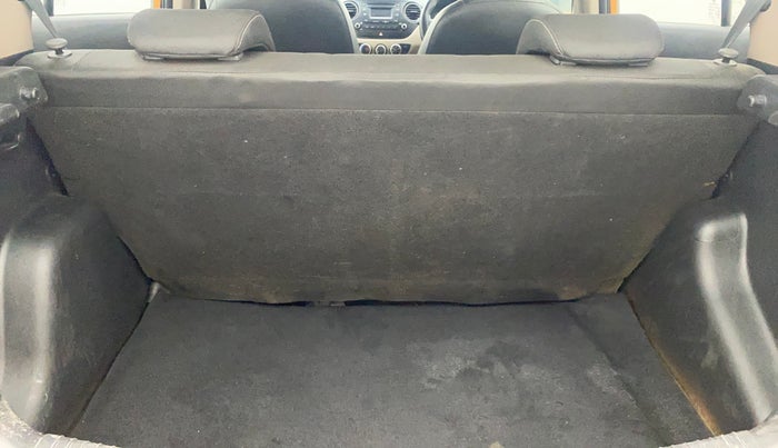2015 Hyundai Grand i10 ASTA AT 1.2 KAPPA VTVT, Petrol, Automatic, 62,069 km, Boot Inside