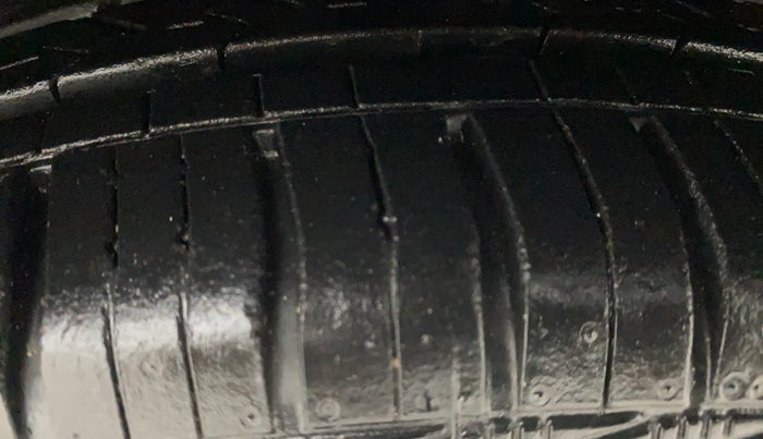 2015 Hyundai Grand i10 ASTA AT 1.2 KAPPA VTVT, Petrol, Automatic, 62,069 km, Left Front Tyre Tread
