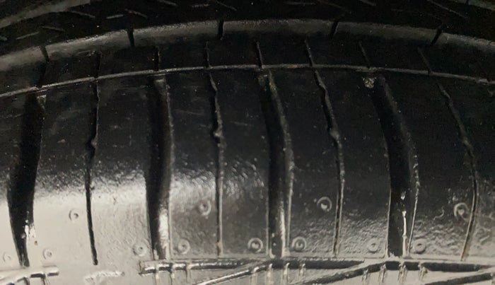 2015 Hyundai Grand i10 ASTA AT 1.2 KAPPA VTVT, Petrol, Automatic, 62,069 km, Right Front Tyre Tread