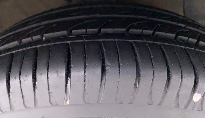 2016 Hyundai Xcent S AT 1.2, Petrol, Automatic, 37,400 km, Right Front Tyre Tread